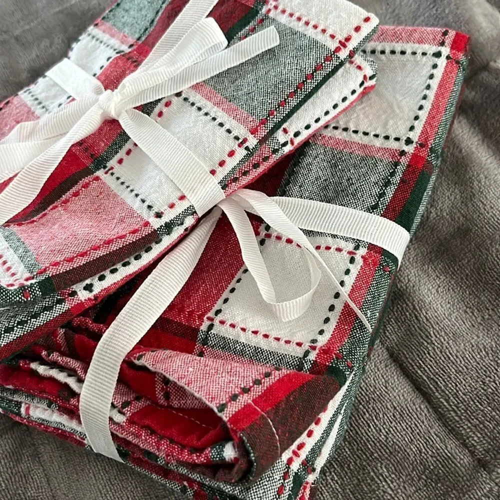 Set of 5 Bold & Vibrant White Green Red Plaid Cotton Cloth Christmas Napkins